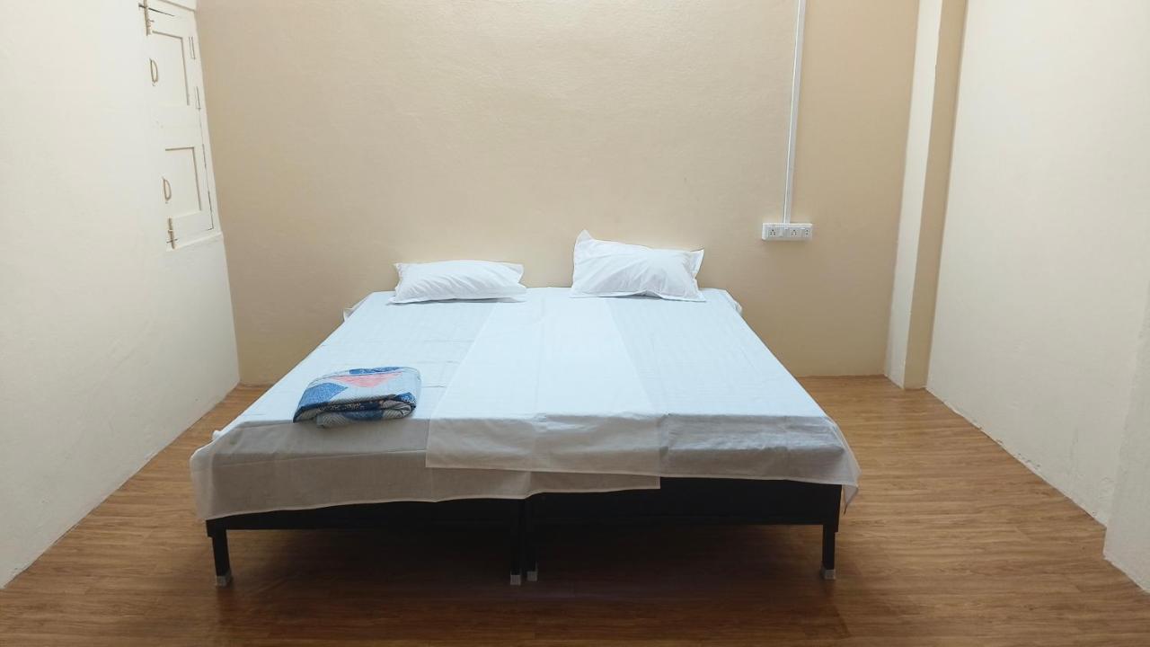 Nain Guest House Ujjain Buitenkant foto